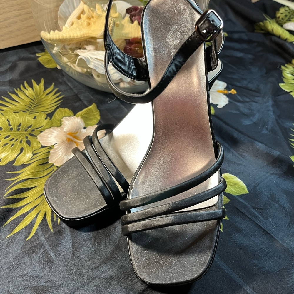 Black strappy heels by Viola size 9.  EUC
